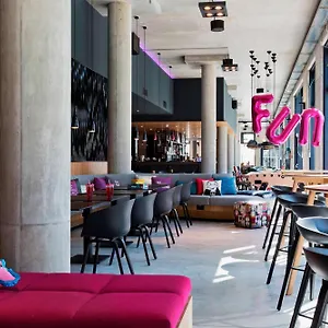 Moxy Vienna Airport Hotel Schwechat