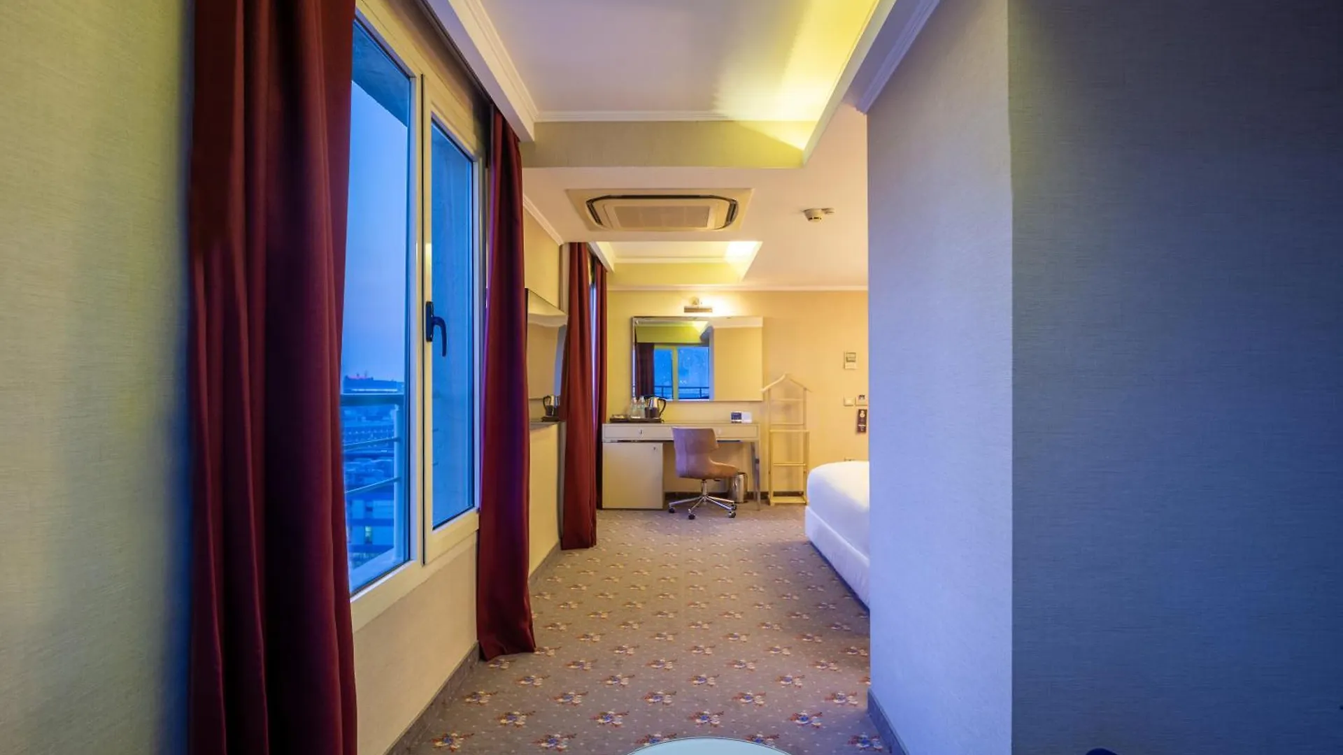 Doubletree By Hilton Izmir - Alsancak Hotel