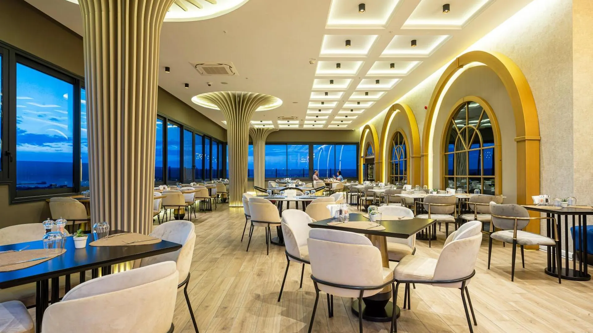 Doubletree By Hilton Izmir - Alsancak Hotel