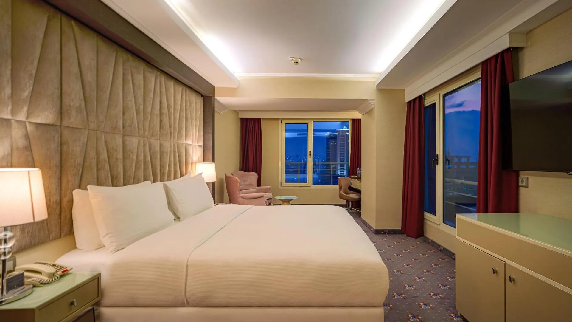 Doubletree By Hilton Izmir - Alsancak Hotel