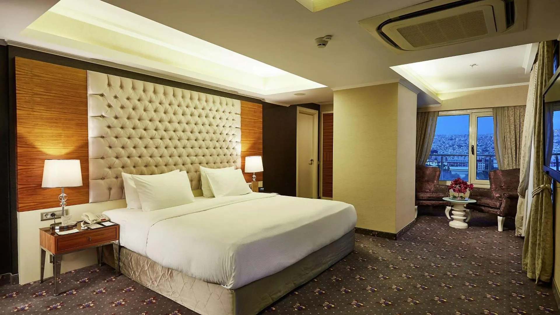 Doubletree By Hilton Izmir - Alsancak Hotel
