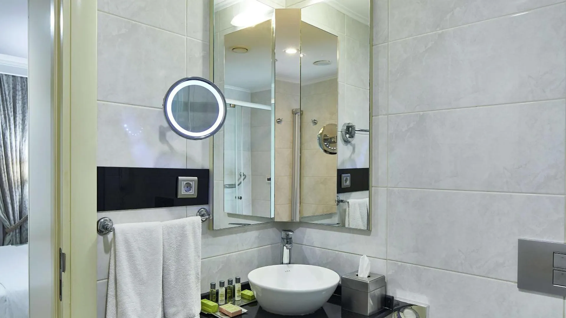 Doubletree By Hilton Izmir - Alsancak Hotel