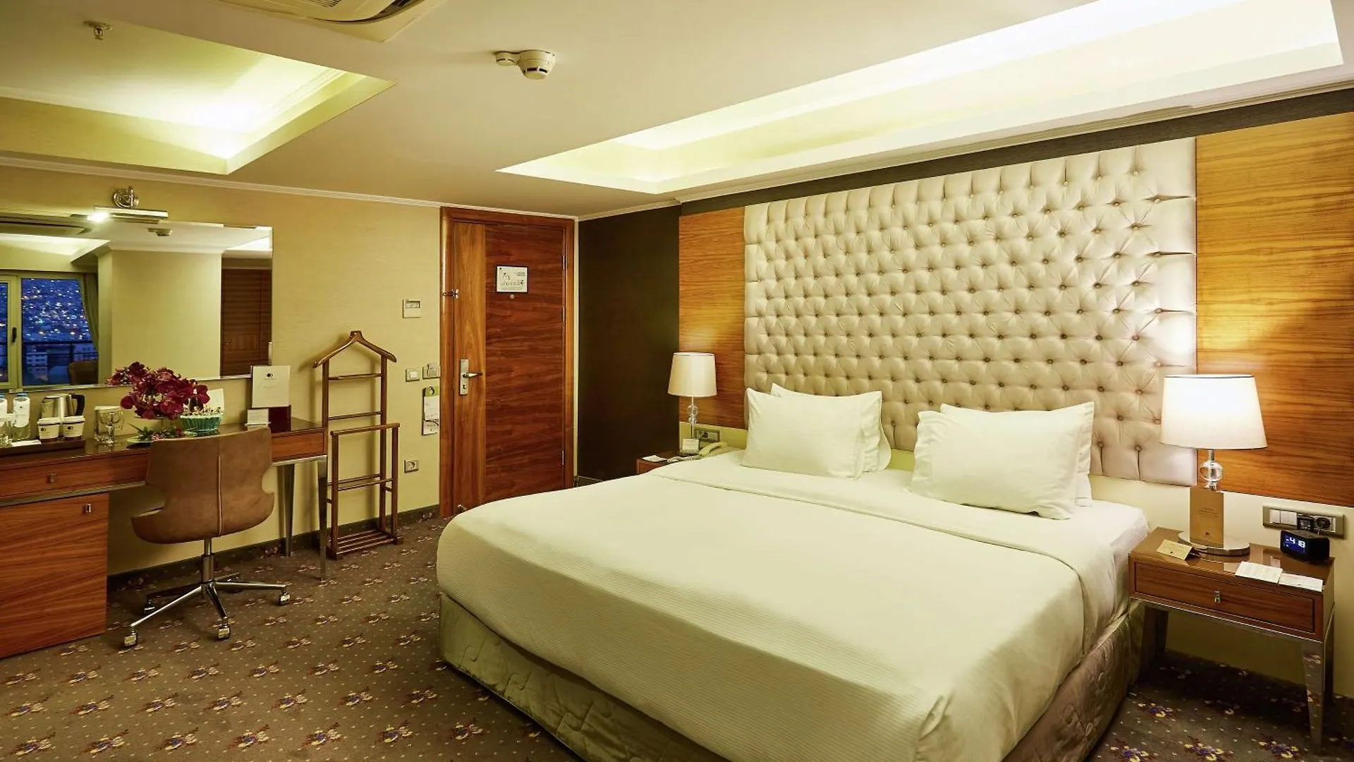 Doubletree By Hilton Izmir - Alsancak Hotel 4*,