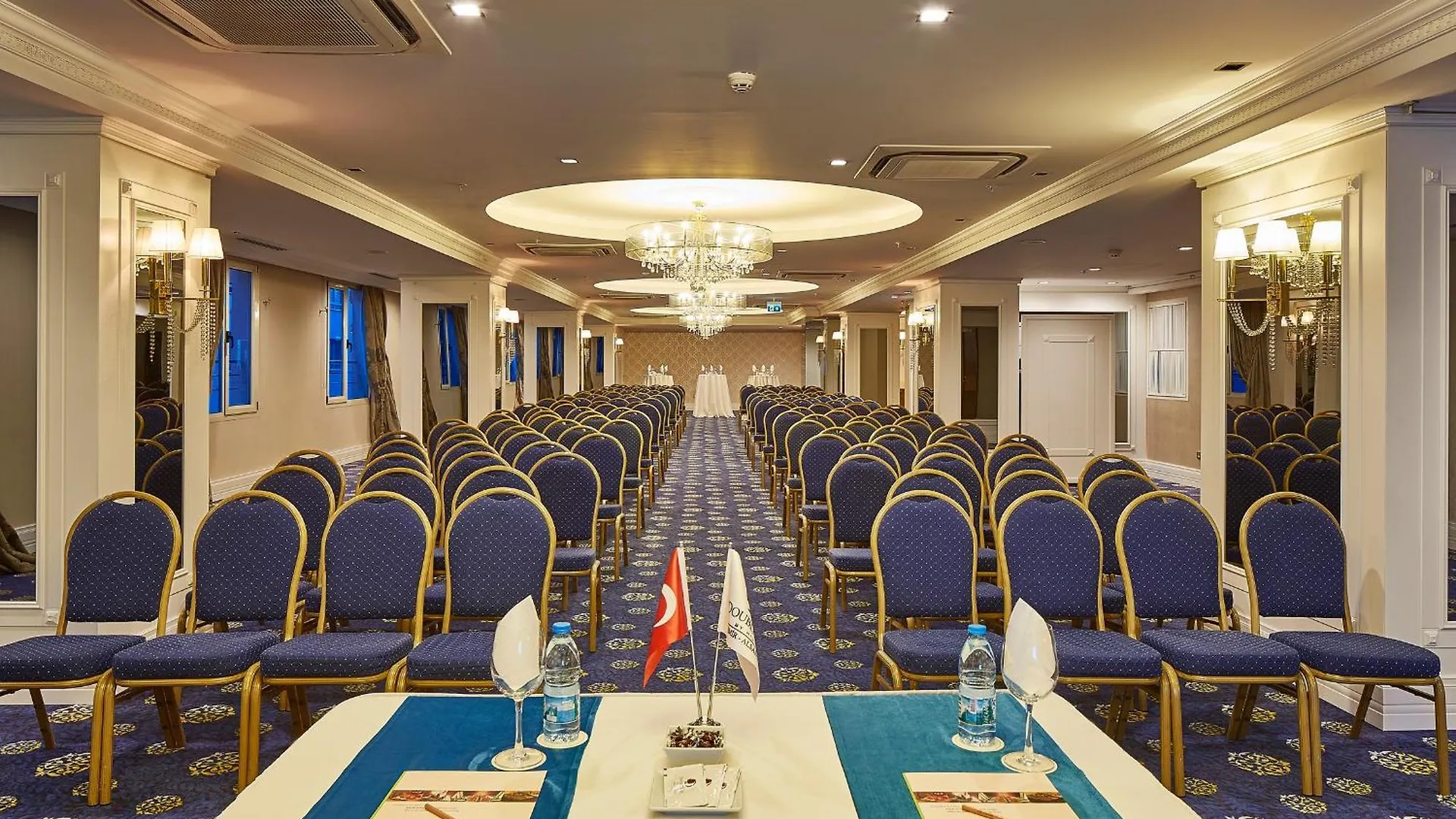 Doubletree By Hilton Izmir - Alsancak Hotel 4*,