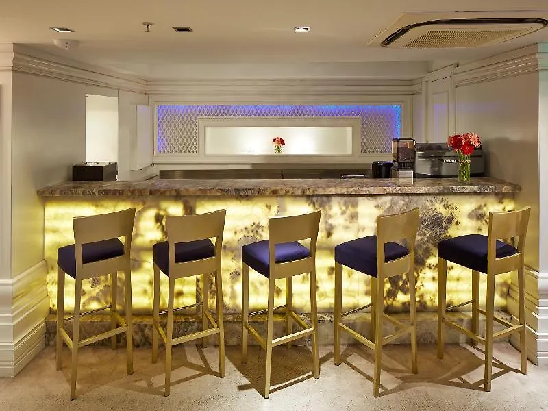 Doubletree By Hilton Izmir - Alsancak Hotel 4*,