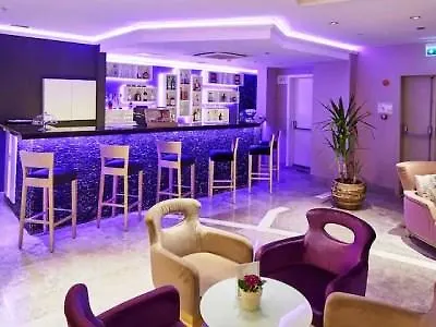 DoubleTree by Hilton Izmir - Alsancak Otel